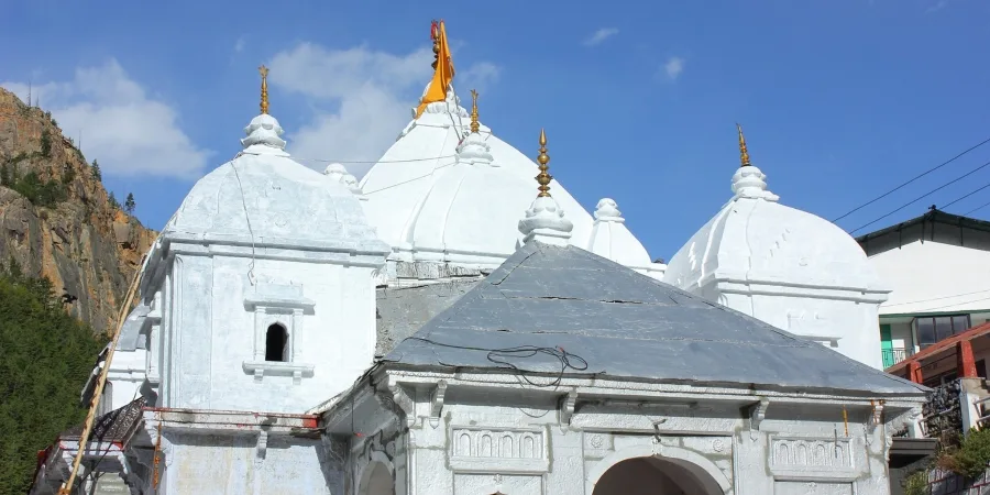Gangotri Temple during the best season to visit